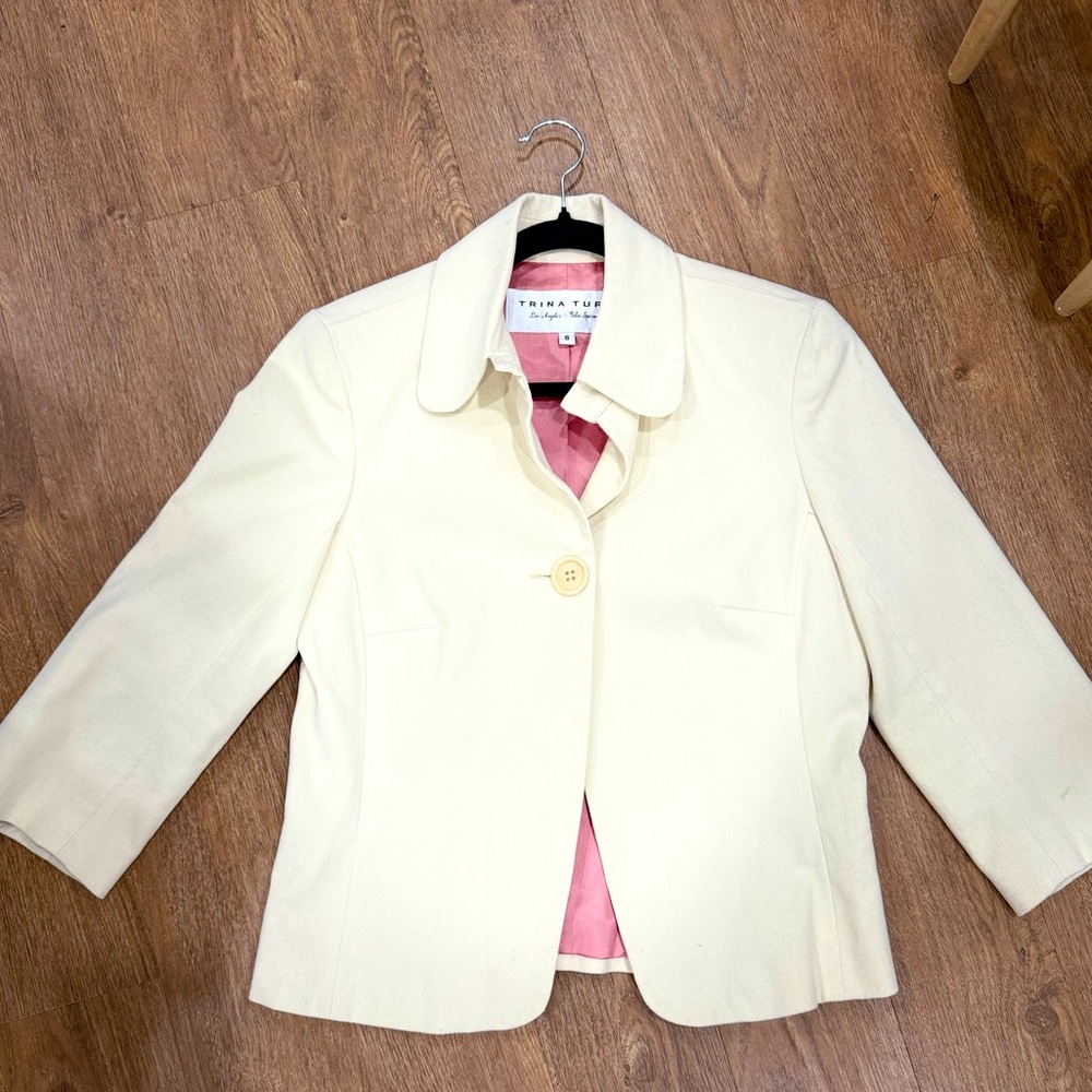 Trina Turk White Blazer Jacket - Pink Lining - 3/4 Sleeve - Style 247940 Size 8